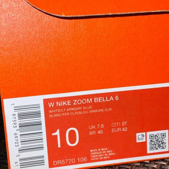 Nike White and Blue Women's Sneakers - Picture 2 of 5